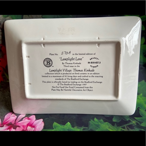 “Lamplight Lane” by Thomas Kinkade Plate - Picture 3 of 3